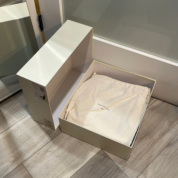 Fear Of God sneakers - Picture 2 of 6